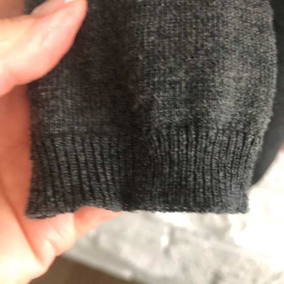 Asymmetrical Jacob Cardigan - Picture 2 of 6